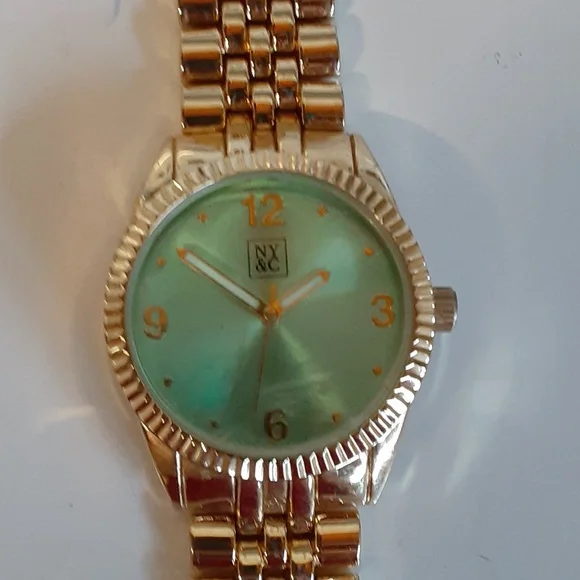 New York & Company Watch - Picture 3 of 6